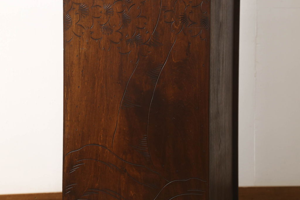 中古　伝統工芸・軽井沢彫り　大坂屋製　満開に咲く桜の彫りが見事な整理タンス(引き出し、チェスト、洋服タンス)(R-059541)
