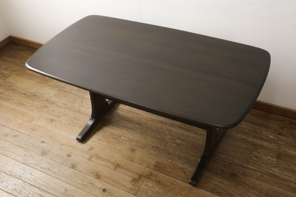 中古　美品　イギリス　ERCOL(アーコール)　シンプルなデザインで飽きのこないダイニングテーブル(食卓、4人掛け)(R-057682)