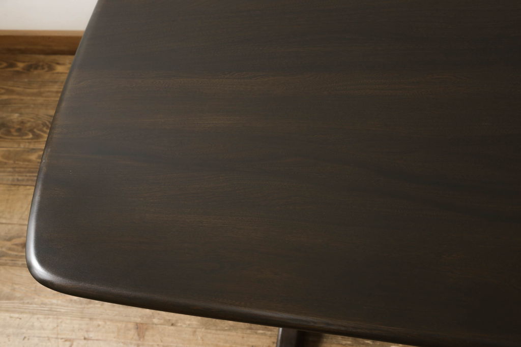 中古　美品　イギリス　ERCOL(アーコール)　シンプルなデザインで飽きのこないダイニングテーブル(食卓、4人掛け)(R-057682)