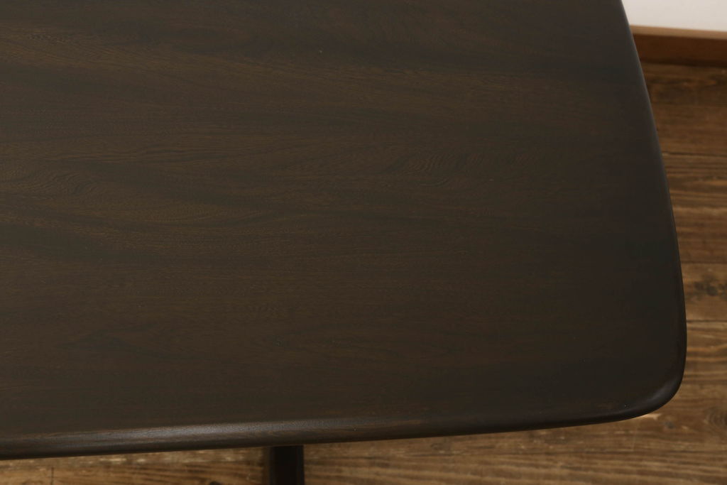 中古　美品　イギリス　ERCOL(アーコール)　シンプルなデザインで飽きのこないダイニングテーブル(食卓、4人掛け)(R-057682)