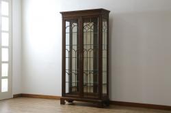中古　美品　DREXEL HERITAGE(ドレクセルヘリテイジ)　上品な佇まいの照明付き飾り棚(キャビネット、キュリオケース、ガラスケース、ショーケース、食器棚、収納棚、戸棚)(R-078153)
