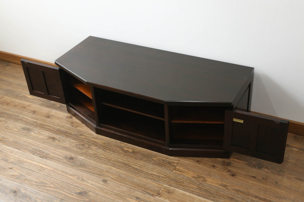 中古　北海道民芸家具　落ち着いた色味で和モダンスタイルにぴったりなテレビボード(テレビ台、ローボード、リビングボード、収納棚、戸棚)(R-072887)