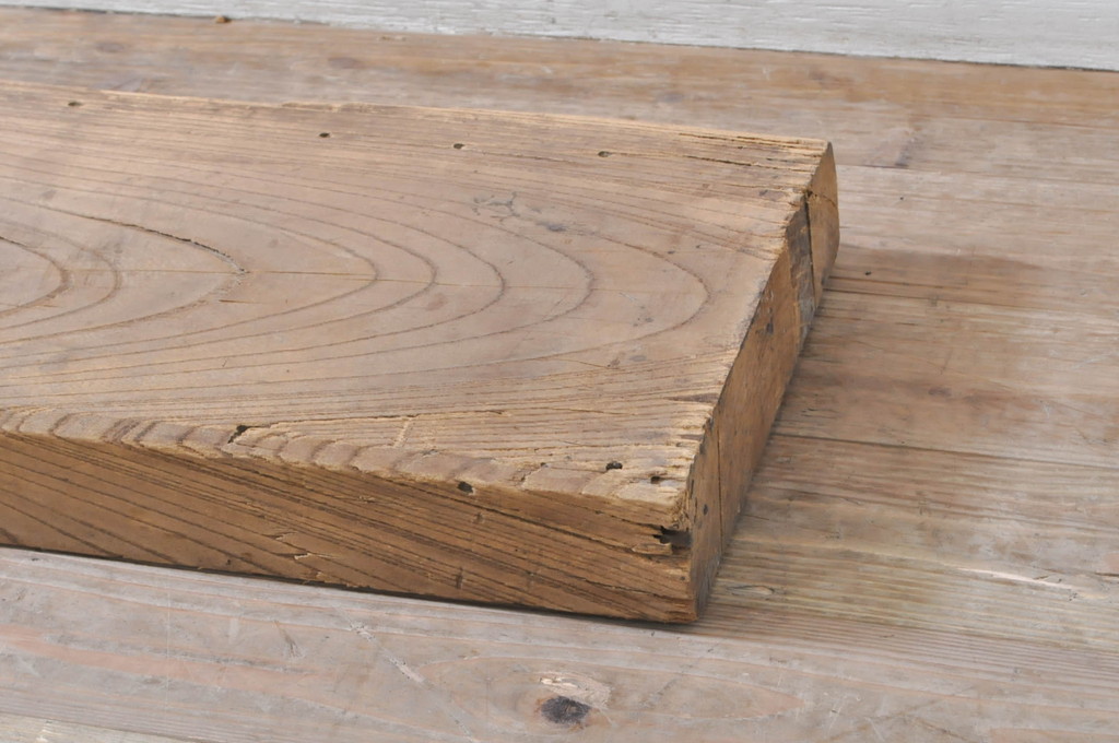 和製アンティーク　欅(ケヤキ)材　味のある風合いが魅力的な古材(一枚板、テーブル、展示台、陳列台、作業台、天板、材料、資材、DIY)(R-068368)