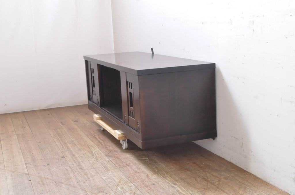 中古　星野民芸(星野民藝)　引戸のデザインがお洒落なテレビ台(ローボード、テレビボード、リビングボード、収納棚、戸棚)(R-066082)