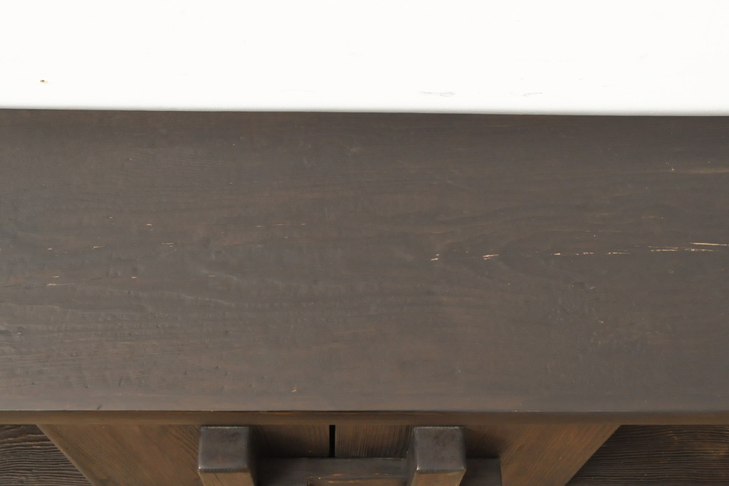 和製ビンテージ　高級品　杉材　李朝デザインがアクセントになるロータイプ飾り棚(テレビ台、飾り台、ローボード、ヴィンテージ)(R-057263)