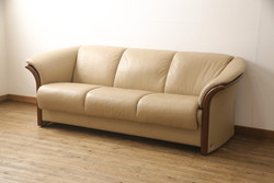 中古　美品　EKORNES(エコーネス)　Manhattan(マンハッタン)　本革　上質なくつろぎの空間づくりにおすすめの3人掛けソファ(レザー、三人掛けソファ、3Pソファ)(定価約43万円)(R-055222)
