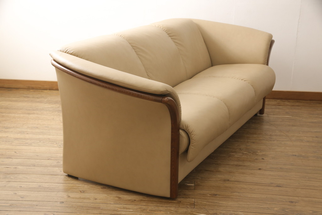 中古　美品　EKORNES(エコーネス)　Manhattan(マンハッタン)　本革　上質なくつろぎの空間づくりにおすすめの3人掛けソファ(レザー、三人掛けソファ、3Pソファ)(定価約43万円)(R-055222)