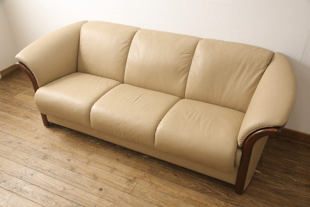 中古　美品　EKORNES(エコーネス)　Manhattan(マンハッタン)　本革　上質なくつろぎの空間づくりにおすすめの3人掛けソファ(レザー、三人掛けソファ、3Pソファ)(定価約43万円)(R-055222)