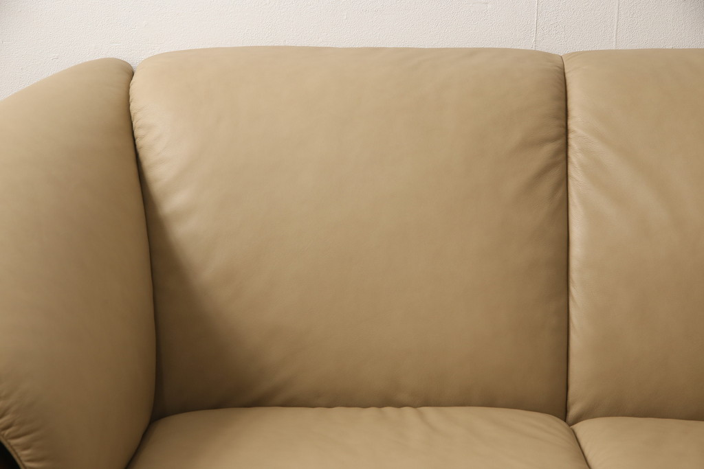 中古　美品　EKORNES(エコーネス)　Manhattan(マンハッタン)　本革　上質なくつろぎの空間づくりにおすすめの3人掛けソファ(レザー、三人掛けソファ、3Pソファ)(定価約43万円)(R-055222)
