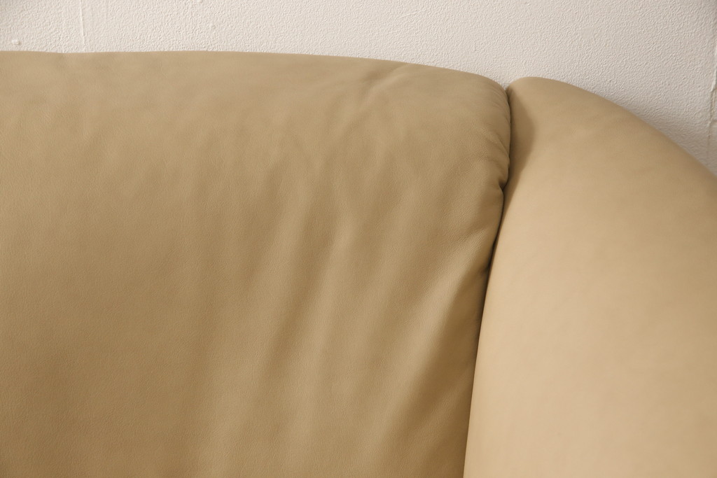 中古　美品　EKORNES(エコーネス)　Manhattan(マンハッタン)　本革　上質なくつろぎの空間づくりにおすすめの3人掛けソファ(レザー、三人掛けソファ、3Pソファ)(定価約43万円)(R-055222)