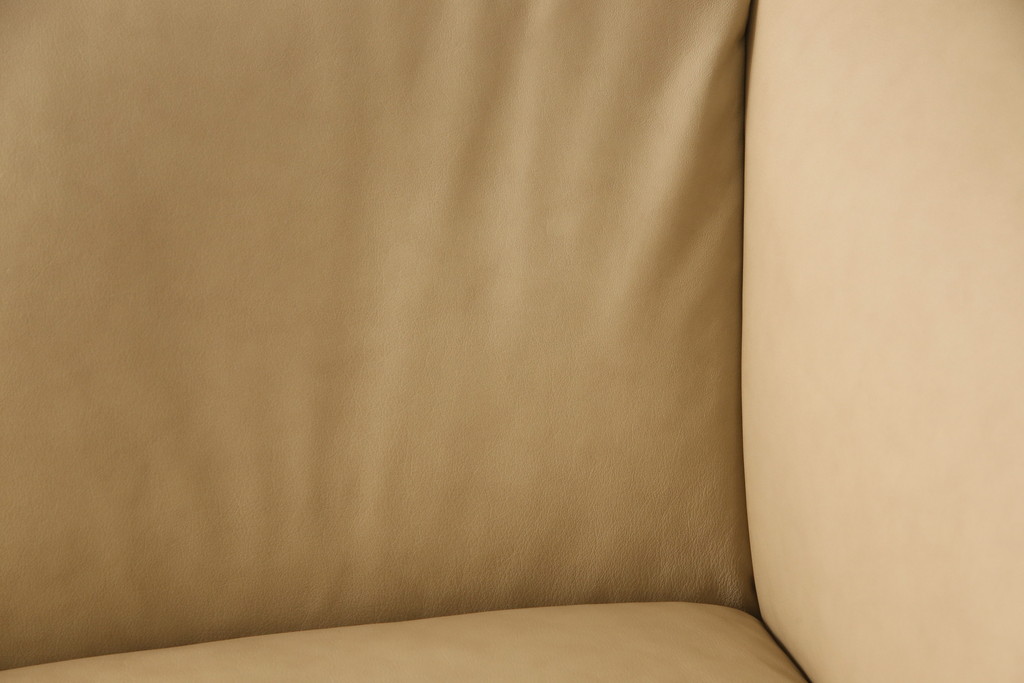 中古　美品　EKORNES(エコーネス)　Manhattan(マンハッタン)　本革　上質なくつろぎの空間づくりにおすすめの3人掛けソファ(レザー、三人掛けソファ、3Pソファ)(定価約43万円)(R-055222)