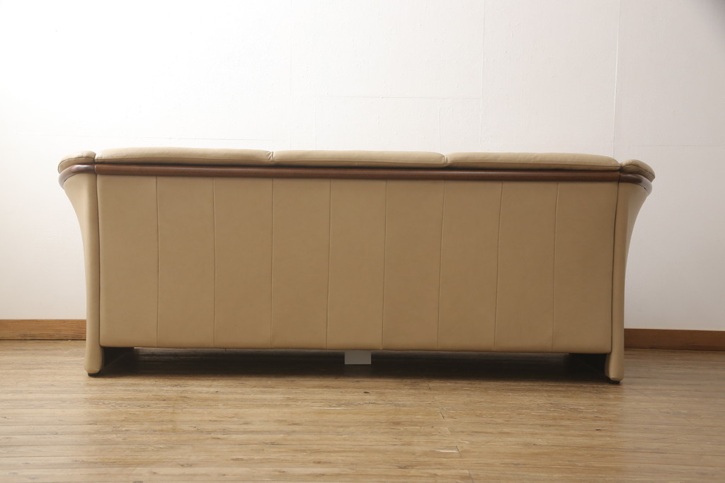 中古　美品　EKORNES(エコーネス)　Manhattan(マンハッタン)　本革　上質なくつろぎの空間づくりにおすすめの3人掛けソファ(レザー、三人掛けソファ、3Pソファ)(定価約43万円)(R-055222)