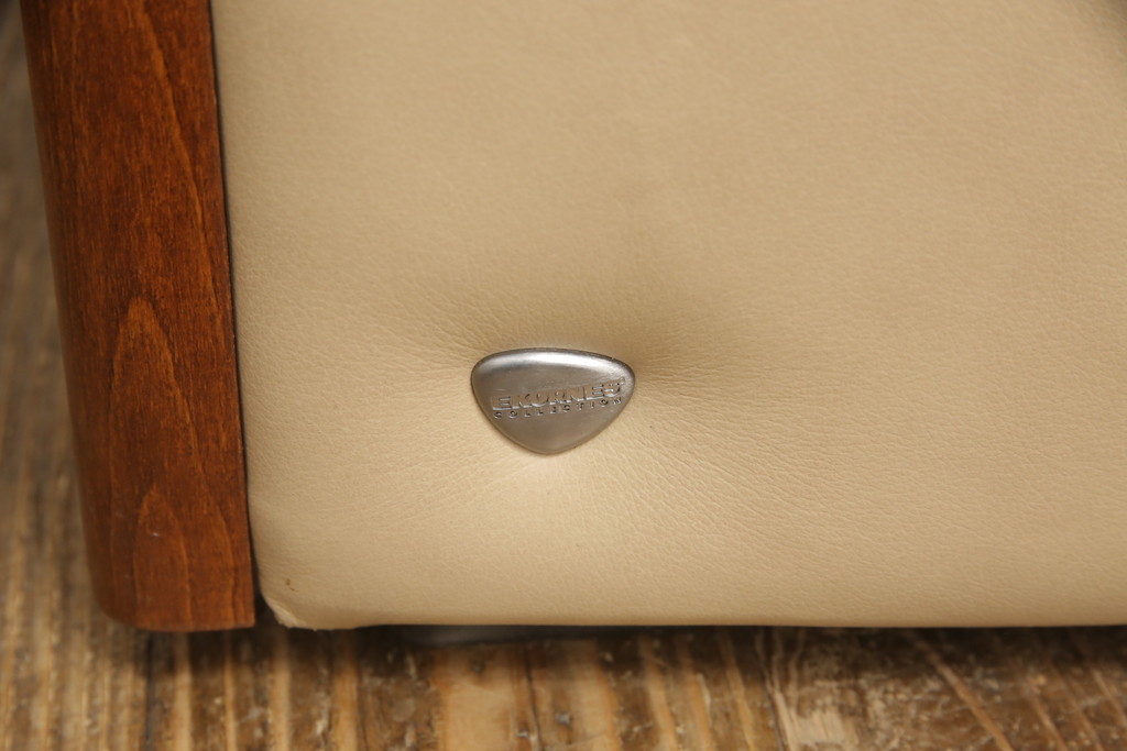 中古　美品　EKORNES(エコーネス)　Manhattan(マンハッタン)　本革　上質なくつろぎの空間づくりにおすすめの3人掛けソファ(レザー、三人掛けソファ、3Pソファ)(定価約43万円)(R-055222)