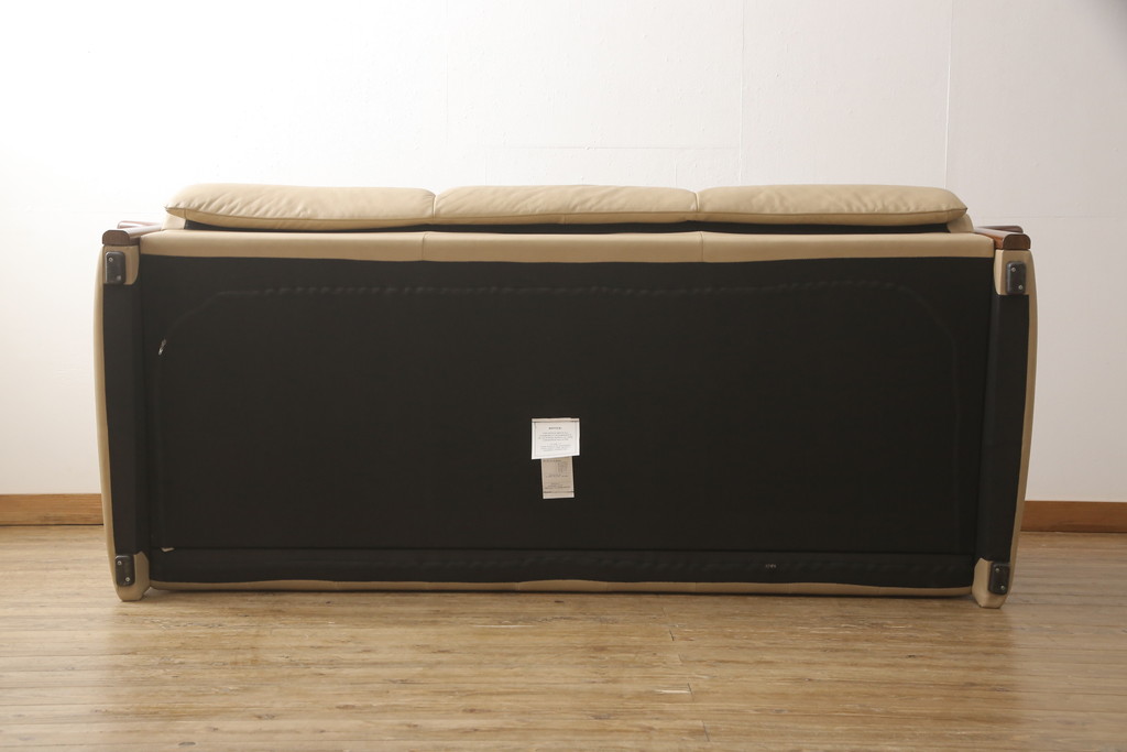 中古　美品　EKORNES(エコーネス)　Manhattan(マンハッタン)　本革　上質なくつろぎの空間づくりにおすすめの3人掛けソファ(レザー、三人掛けソファ、3Pソファ)(定価約43万円)(R-055222)