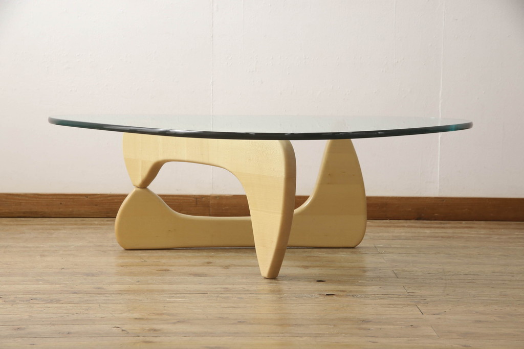 中古　美品　Vitra(ヴィトラ)　イサム・ノグチ(Isamu Noguchi)　メープル材　洗練されたモダンデザインが美しいセンターテーブル(コーヒーテーブル、ローテーブル、ガラステーブル、カクテルテーブル、リビングテーブル)(定価約32万円)(R-066036)