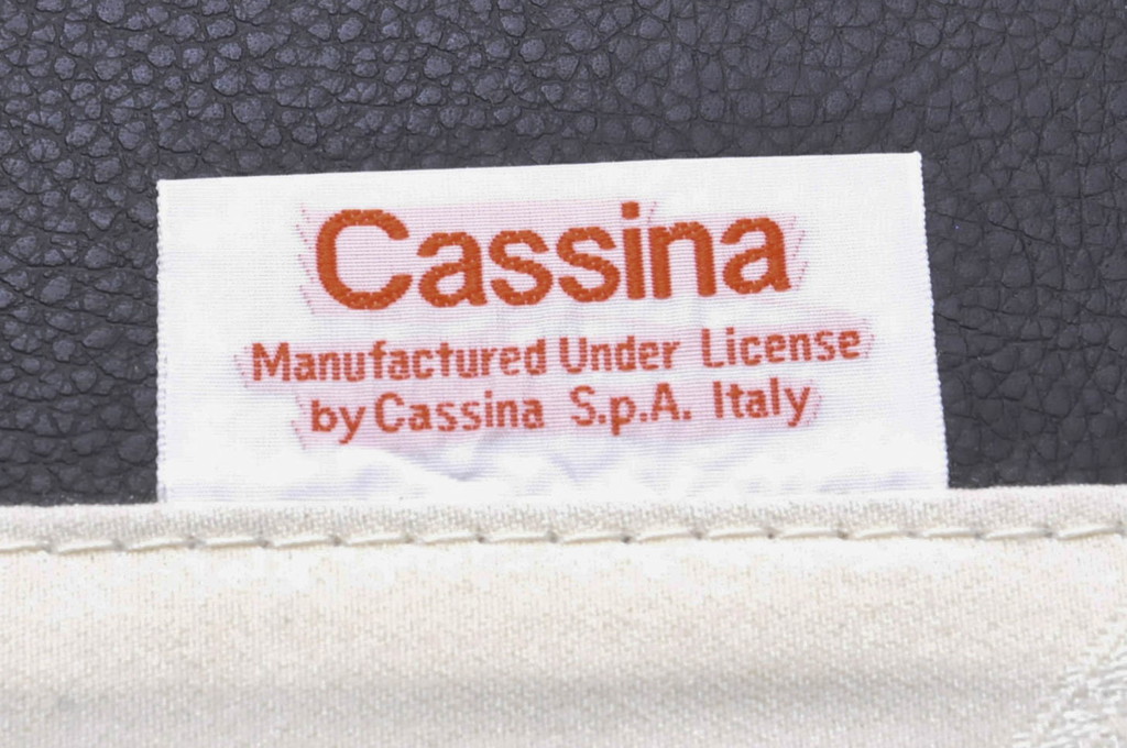 中古　Cassina(カッシーナ)　L31　SITE(サイト)　洗練された佇まいが魅力のシングルベッド(ベッドフレーム、マットレス)(定価約50万円)(R-066621)