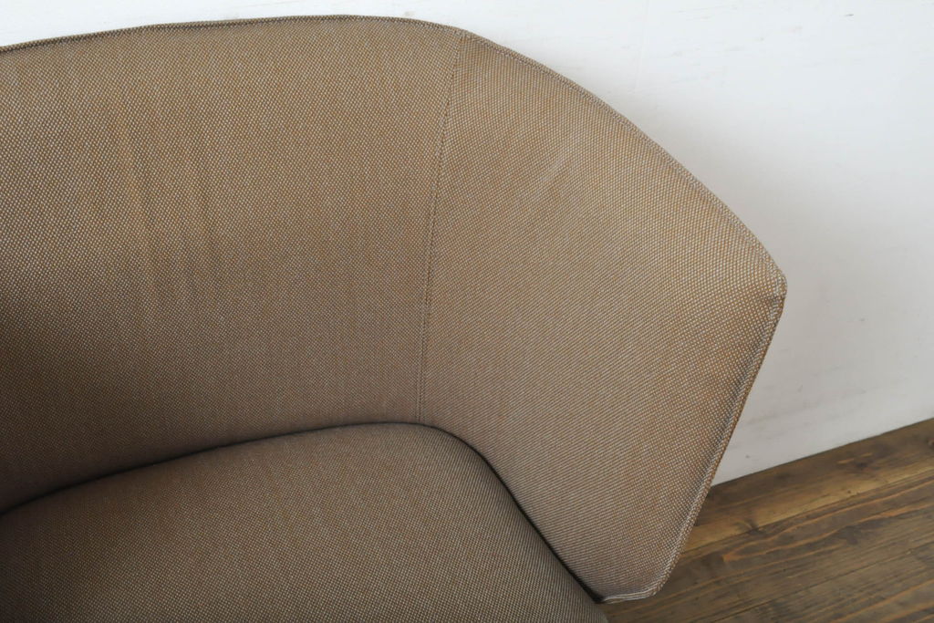 中古　展示品　超美品　arflex(アルフレックス)　BRERA(ブレラ)　シンプルモダンなデザインが魅力のラウンジチェア(1人掛けソファ、1P、回転椅子、イス)(定価約26万円)(R-061226)