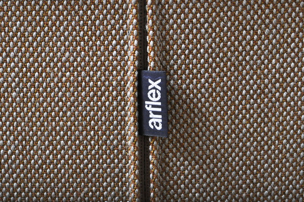 中古　展示品　超美品　arflex(アルフレックス)　BRERA(ブレラ)　シンプルモダンなデザインが魅力のラウンジチェア(1人掛けソファ、1P、回転椅子、イス)(定価約26万円)(R-061226)