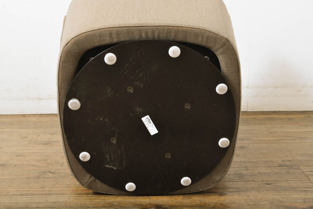 中古　展示品　超美品　arflex(アルフレックス)　BRERA(ブレラ)　シンプルモダンなデザインが魅力のラウンジチェア(1人掛けソファ、1P、回転椅子、イス)(定価約26万円)(R-061226)