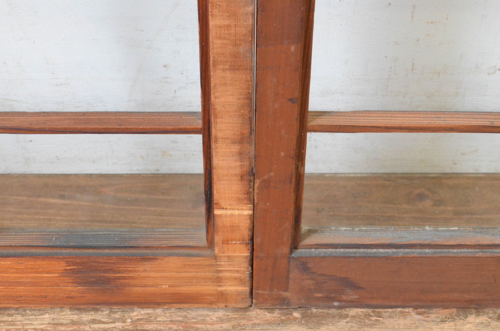 アンティーク建具　古い木味が趣あるマス目(升目)格子入りのガラス窓2枚セット(引き戸、ガラス戸)(R-065320)