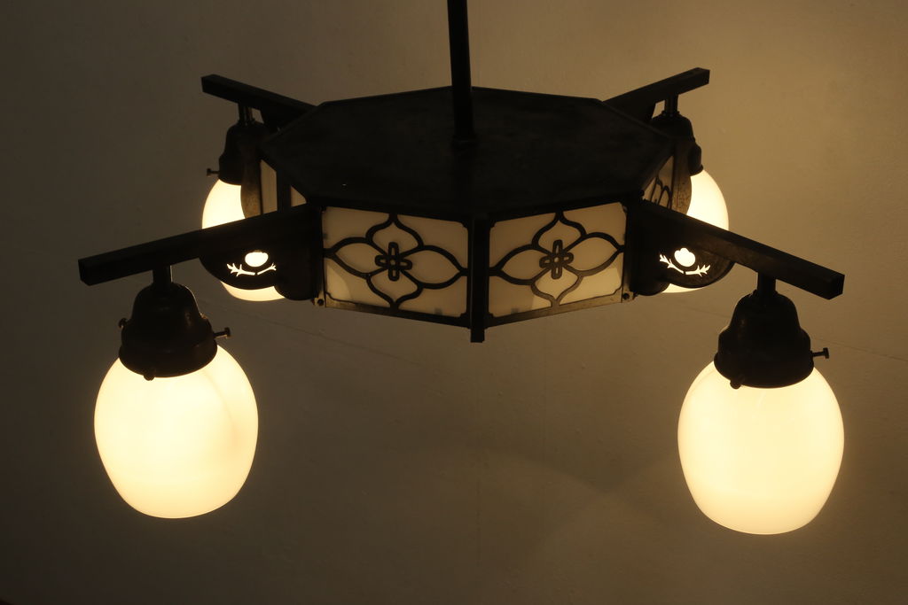 アンティーク照明　大正昭和初期　大正ロマンスタイルにぴったりのシャンデリア(4灯、天井照明、吊り下げ照明)(R-060680)