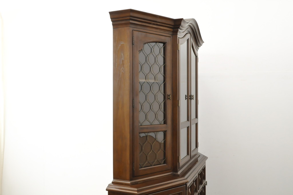 中古　美品　DREXEL HERITAGE(ドレクセルヘリテイジ)　エスペラント　クラシカルな佇まいが魅力のキャビネット(定価約120万円)(カップボード、食器棚、飾り棚、戸棚)(R-057261)