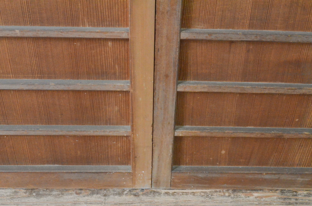アンティーク建具　昔ながらの和を感じさせる大振りの舞良戸窓2枚セット(まいらど、板戸、引き戸)(R-065337)