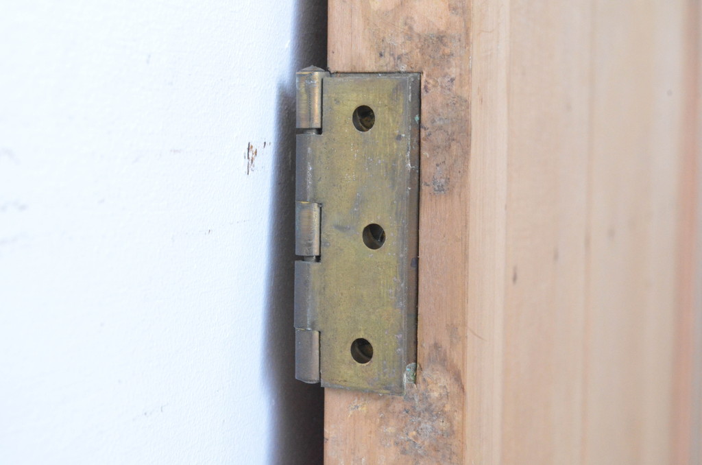 アンティーク建具　細かなマス目(升目)格子が美しい両開き扉1対(2枚セット)(きつね格子、狐格子、窓、木製戸)(R-065338)