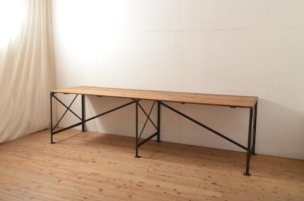 特大!　アンティーク調　インダストリアルな雰囲気ただよう横長テーブル(作業台、ワークデスク、在宅ワーク)(R-057180)
