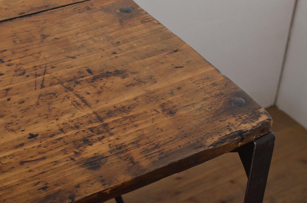 特大!　アンティーク調　インダストリアルな雰囲気ただよう横長テーブル(作業台、ワークデスク、在宅ワーク)(R-057180)