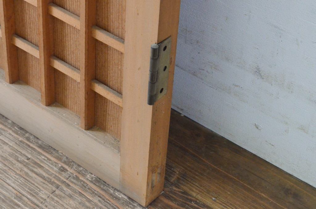 アンティーク建具 細かなマス目(升目)格子が美しい両開き扉1対(2