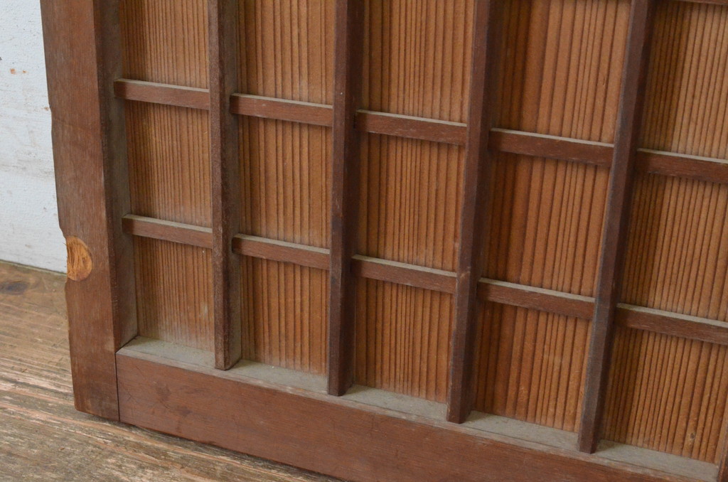 アンティーク建具　縦でも横でも使えるマス目(升目)格子の小さな扉1枚(窓、木製戸)(R-065340)