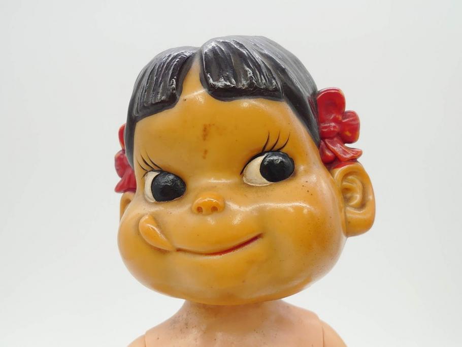 不二家　マスダヤ　木製台座　高さ 約38cm　レトロな雰囲気のペコちゃん人形(着せ替え、首振り、増田屋、玩具)(R-081350)