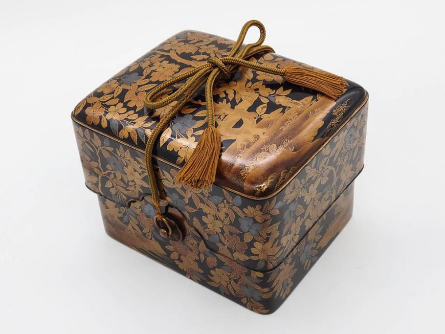明治期　時代物　蒔絵　漆器　優美で上品な雰囲気の手箱(桜?、花、金彩、木製、漆芸、漆器、文箱、収納箱、手許箱、紐付き)(R-081352)