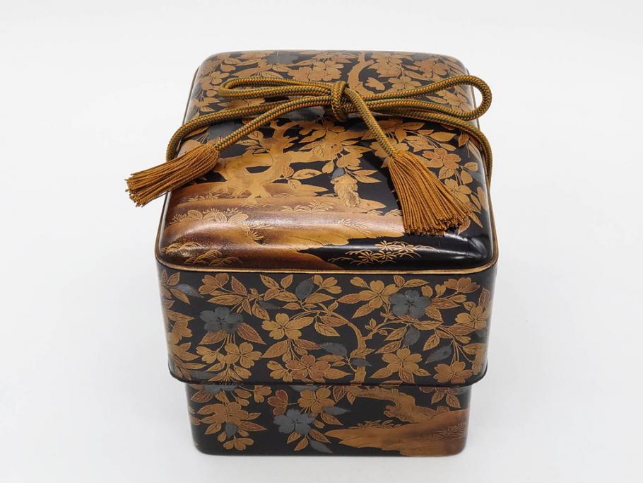 明治期　時代物　蒔絵　漆器　優美で上品な雰囲気の手箱(桜?、花、金彩、木製、漆芸、漆器、文箱、収納箱、手許箱、紐付き)(R-081352)