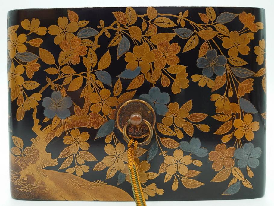 明治期　時代物　蒔絵　漆器　優美で上品な雰囲気の手箱(桜?、花、金彩、木製、漆芸、漆器、文箱、収納箱、手許箱、紐付き)(R-081352)