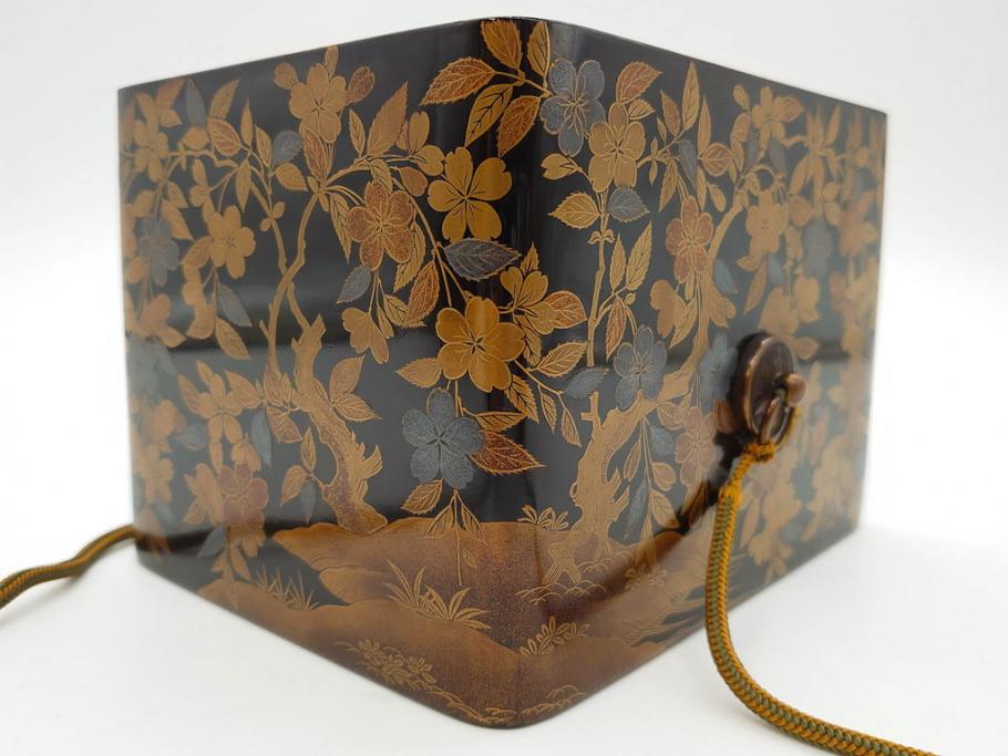 明治期　時代物　蒔絵　漆器　優美で上品な雰囲気の手箱(桜?、花、金彩、木製、漆芸、漆器、文箱、収納箱、手許箱、紐付き)(R-081352)