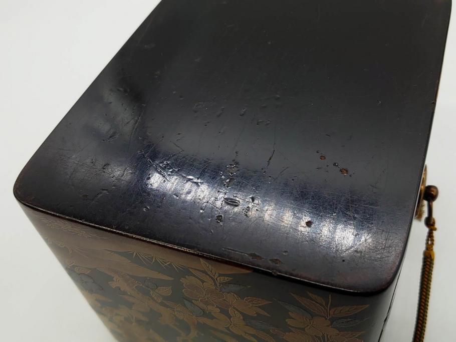 明治期　時代物　蒔絵　漆器　優美で上品な雰囲気の手箱(桜?、花、金彩、木製、漆芸、漆器、文箱、収納箱、手許箱、紐付き)(R-081352)