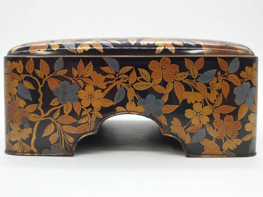明治期　時代物　蒔絵　漆器　優美で上品な雰囲気の手箱(桜?、花、金彩、木製、漆芸、漆器、文箱、収納箱、手許箱、紐付き)(R-081352)