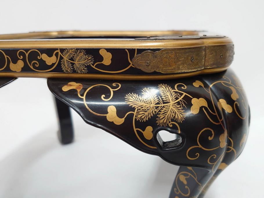 江戸～明治期　蒔絵　松唐草　火箸　華やかな気品を感じる大名火鉢(木製、漆芸、猫脚、手あぶり)(R-081353)