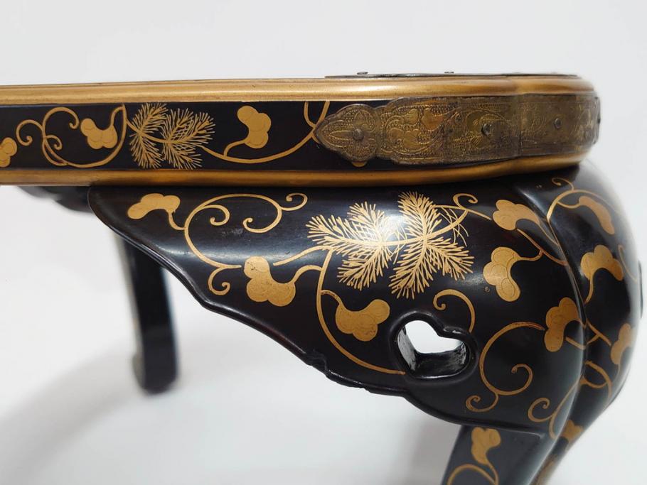 江戸～明治期　蒔絵　松唐草　火箸　華やかな気品を感じる大名火鉢(木製、漆芸、猫脚、手あぶり)(R-081353)