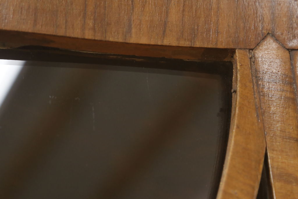 イギリスアンティーク　美品　小振りなコーナーキャビネット(飾り棚、戸棚、収納棚)(R-059547)