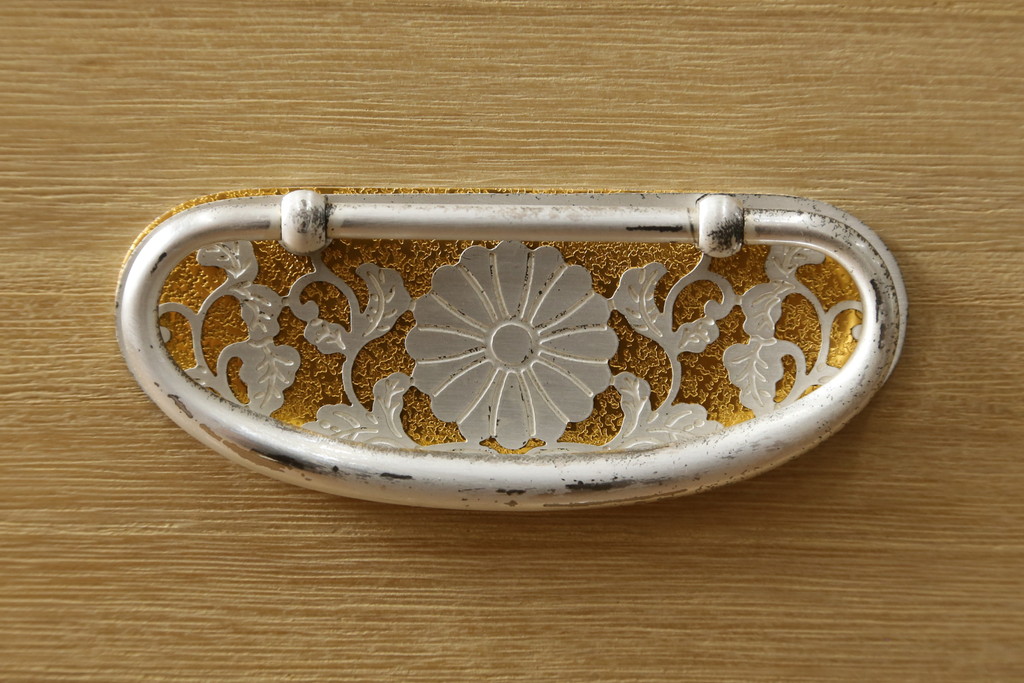 中古　未使用　展示品　伝統桐工芸品　加茂　イシモク社　凛とした佇まいが魅力的な総桐箪笥(並厚、総桐たんす、着物箪笥、引き出し、和たんす、衣装箪笥)(定価約55万円)(R-078285)