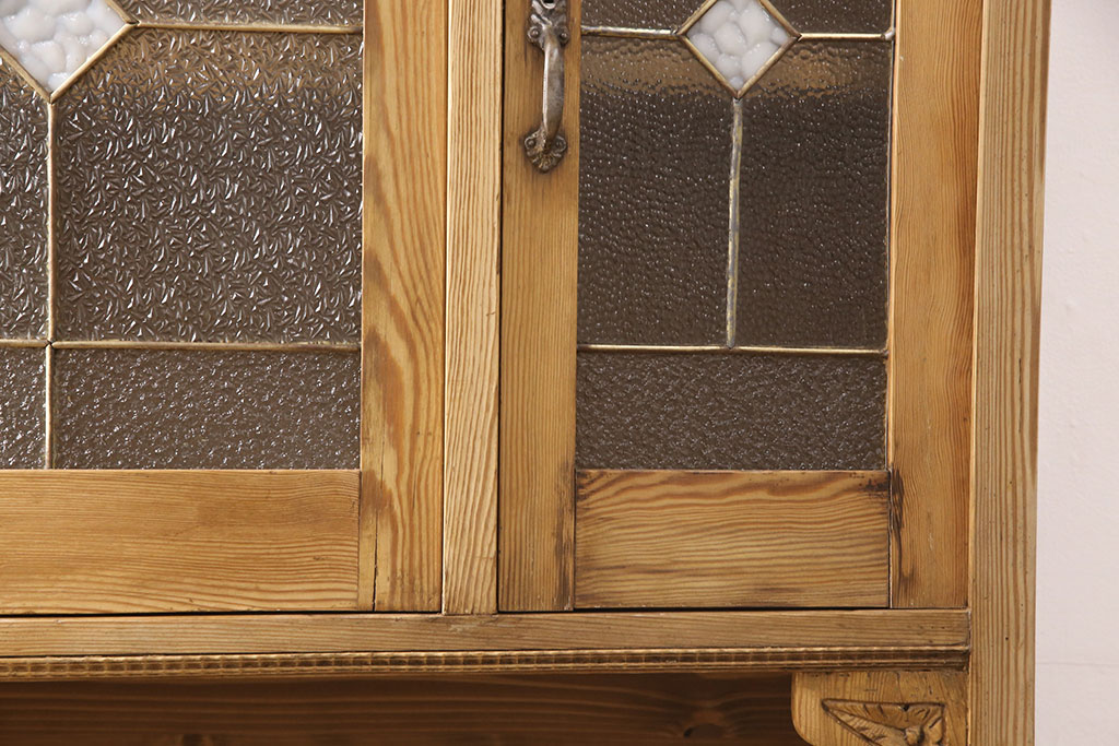 フランスアンティーク　パイン材　様々なガラスを組み合わせた扉がおしゃれなキャビネット(カップボード、食器棚)(R-050248)