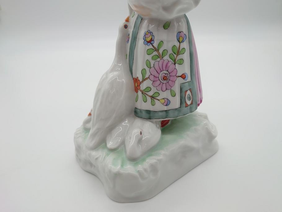 ハンガリー　ヘレンド(HEREND)　女の子とガチョウのフィギュリン(少女、フィギュア、置物、置きもの、西洋陶磁器、人形、飾り物、飾り、ディスプレイ雑貨)(R-061067)