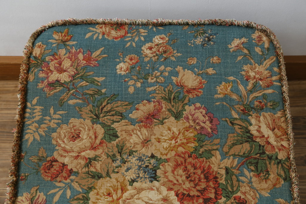 イギリスビンテージ　ERCOL(アーコール)　Old Colonial(オールドコロニアル)　シックな英国カントリースタイルのお部屋におすすめなオットマン(フットスツール、1Pソファ、1人掛けソファ、一人掛けソファ、椅子、イス、チェア、ヴィンテージ、北欧)(R-066808)