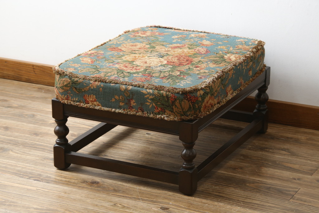 イギリスビンテージ　ERCOL(アーコール)　Old Colonial(オールドコロニアル)　シックな英国カントリースタイルのお部屋におすすめなオットマン(フットスツール、椅子、イス、チェア、ヴィンテージ、北欧)(R-066809)