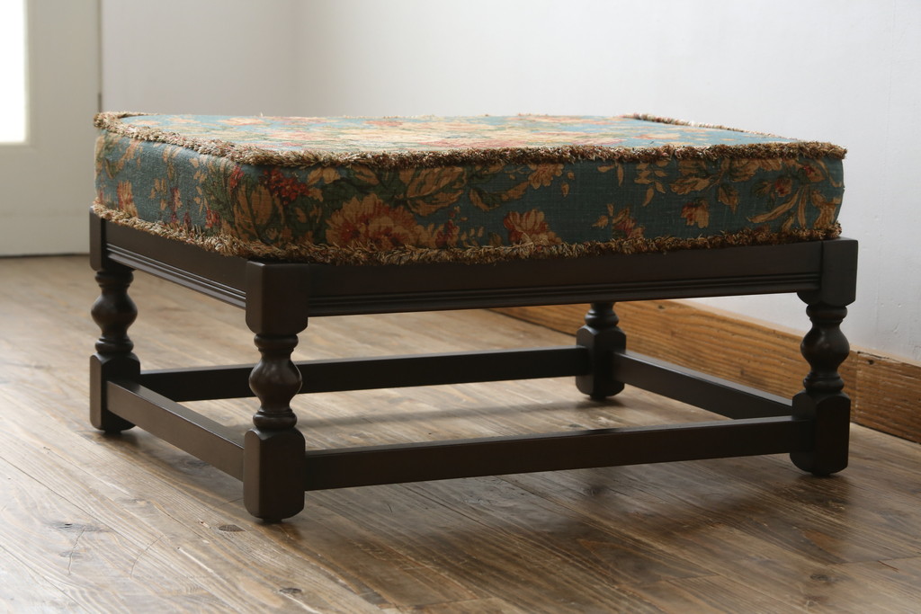 イギリスビンテージ　ERCOL(アーコール)　Old Colonial(オールドコロニアル)　シックな英国カントリースタイルのお部屋におすすめなオットマン(フットスツール、椅子、イス、チェア、ヴィンテージ、北欧)(R-066809)