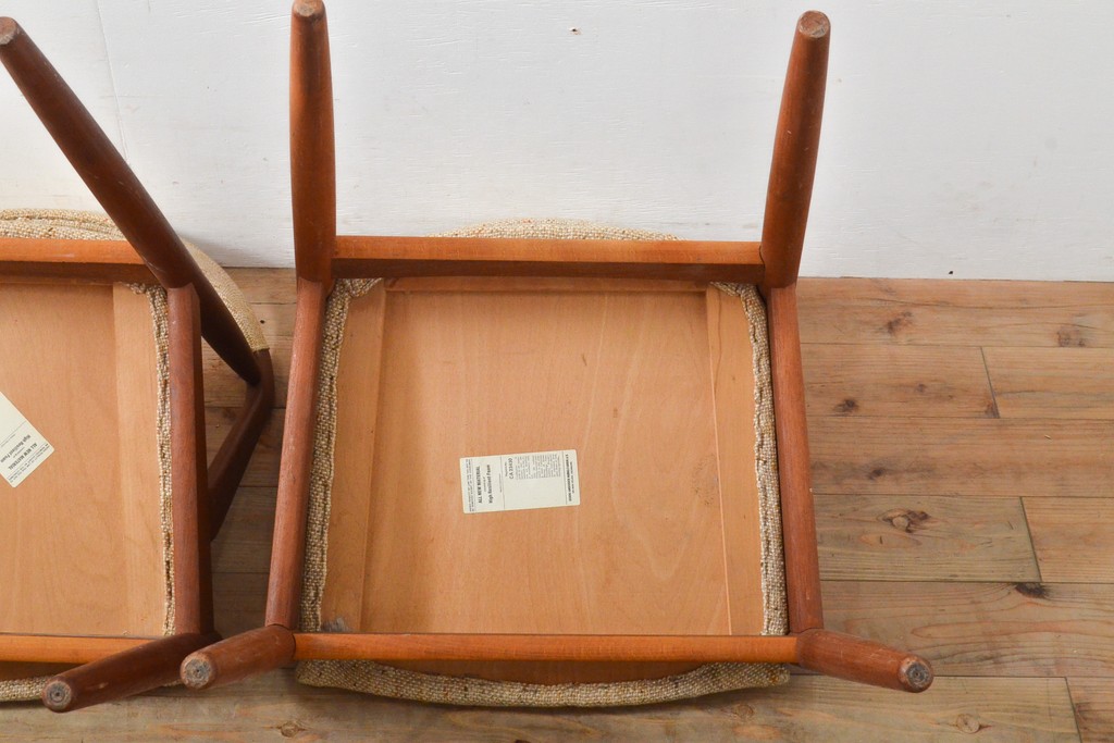 デンマークビンテージ　カイ・クリスチャンセン(Kai Kristiansen)　NV-31　あたたかみのある雰囲気が魅力のチーク材製ダイニングチェア4脚セット(椅子、イス、ヴィンテージ、北欧)(R-057109)