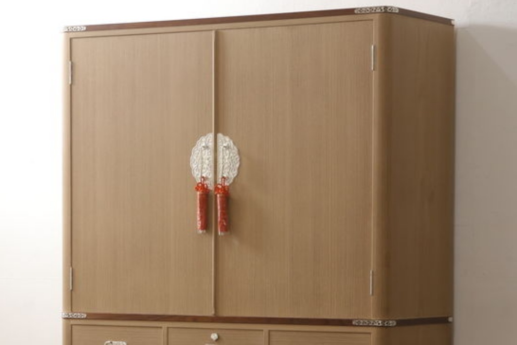 中古　美品　伝統工芸品　大阪泉州　衣装盆付き　桑材のアクセントがモダンな雰囲気を醸し出す総桐箪笥(胴丸)・上段(総桐たんす、引き出し、衣装箪笥、着物箪笥、和タンス)(R-081486)